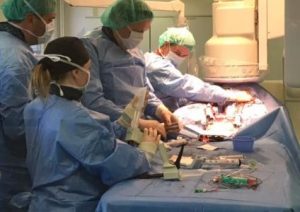 Pirmą kartą Baltijos šalyse aortos aneurizmos operacija atlikta nauju būdu