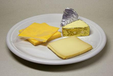 Kodėl tikrąjį lydytą sūrį įpirktų retas lietuvis?