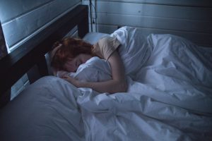 Miego poveikis sveikatai didesnis, negu galvojote: natūralūs būdai, padėsiantys atstatyti gero miego ritmą